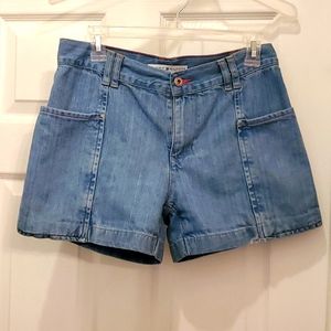 Tommy Hilfiger Women's 4 Denim Jean Shorts with 2 Large Side Pockets